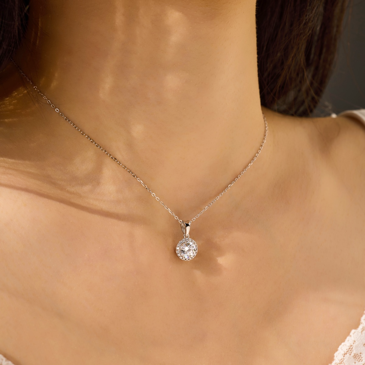 Collar Medallón de Circonitas