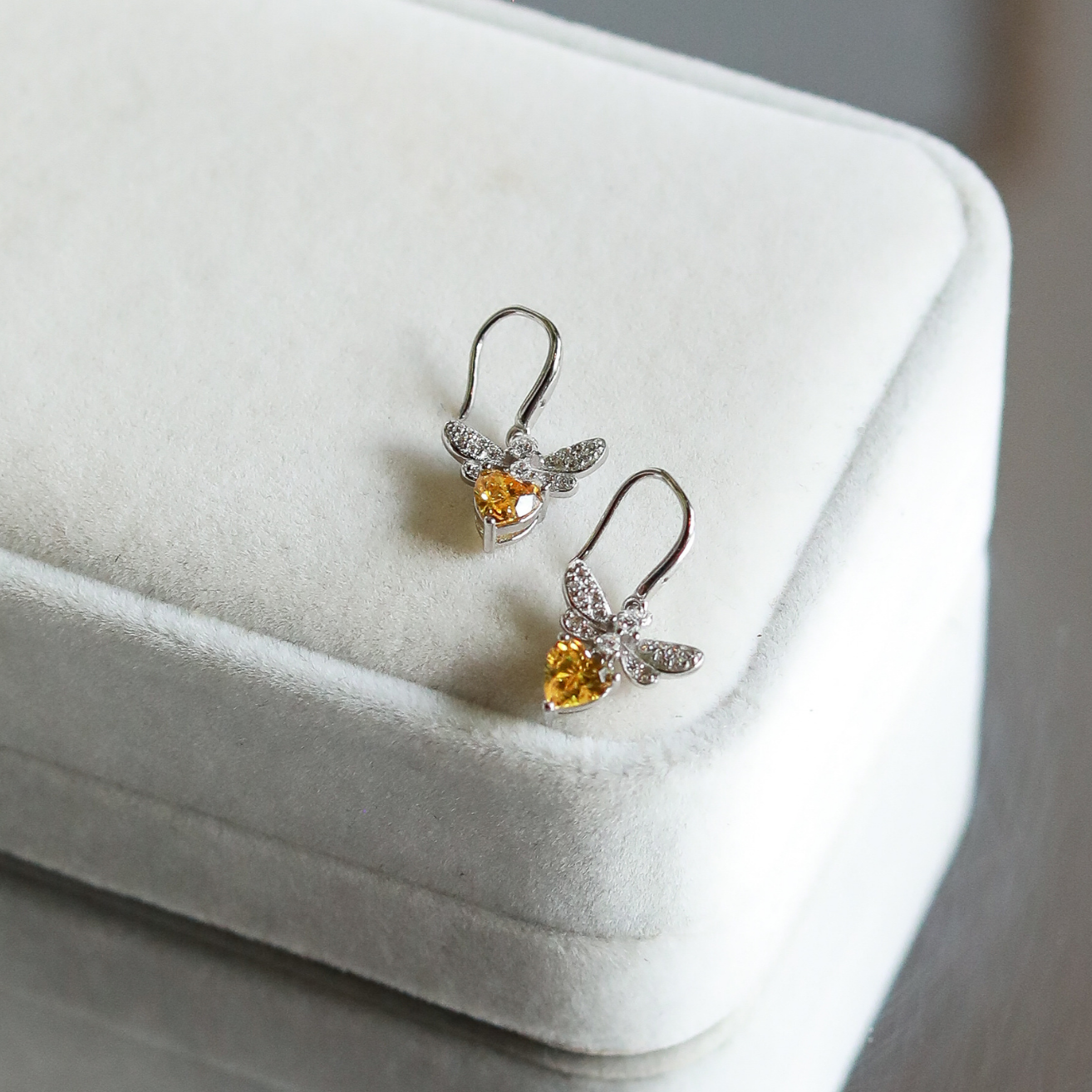 Pendientes Abeja