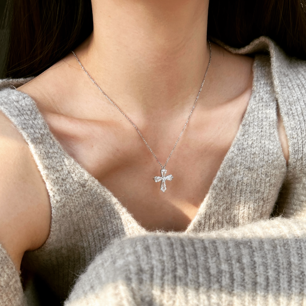 Collar Cruz Circonitas